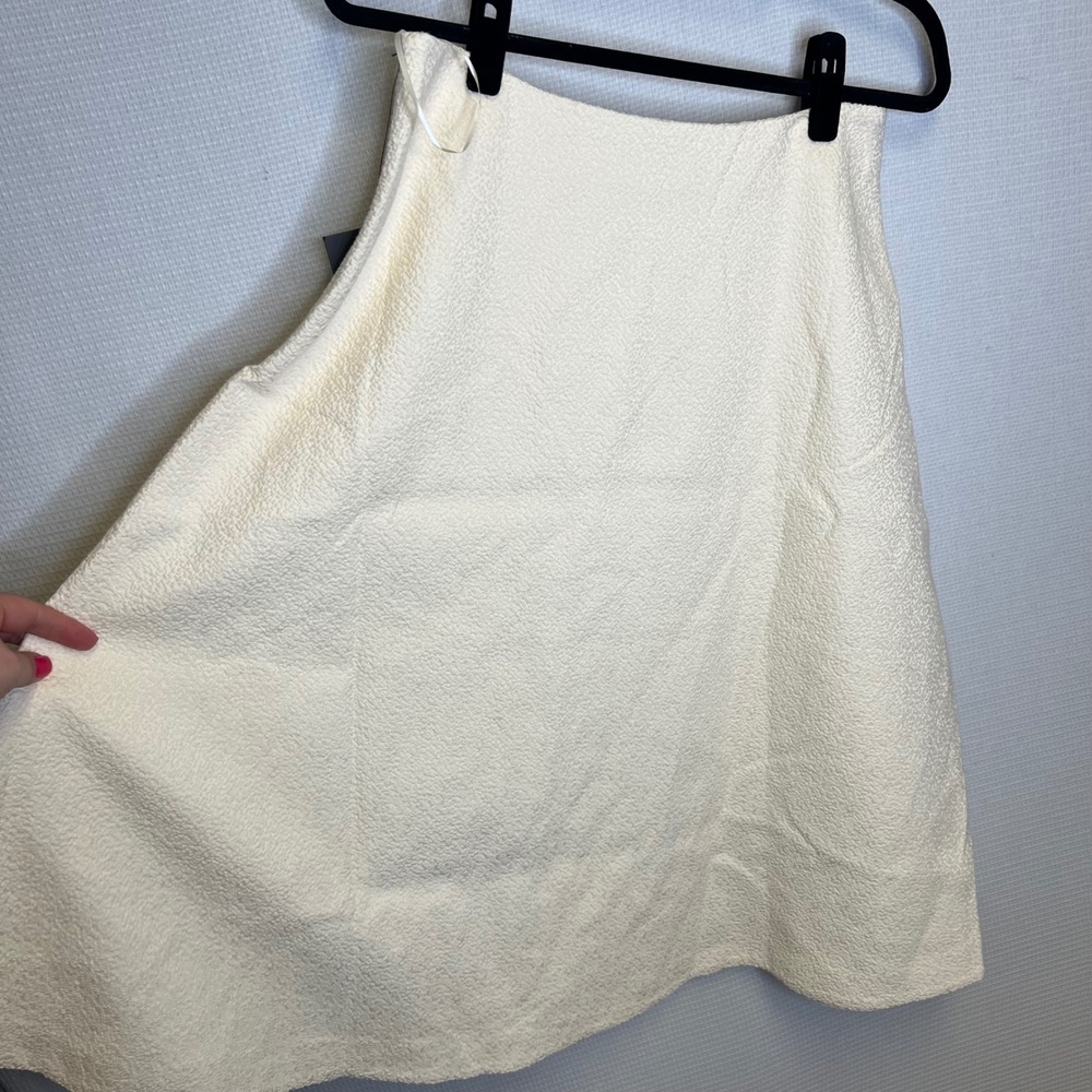 Tuckernuck Cream Textured A-Line Midi Skirt NYAP-34-SK277 Womens Size Medium NWT - Picture 3 of 5